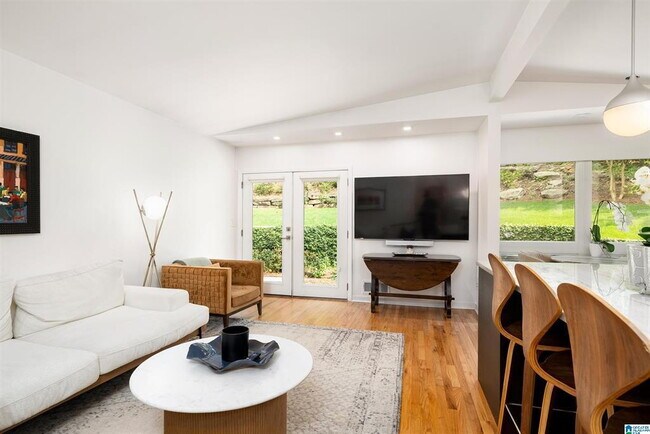 Building Photo - Mountain Brook 5 Bedroom, 3 Bath with Finished Lower Level