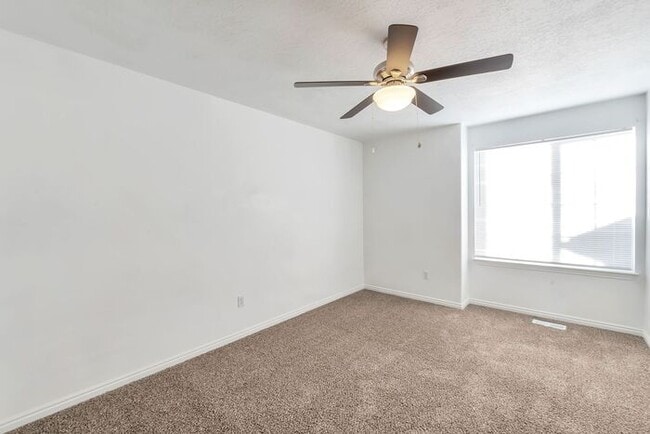 Building Photo - Peaceful Provo Townhome