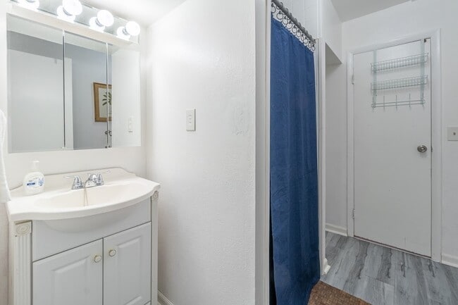 Building Photo - 326 Wood St