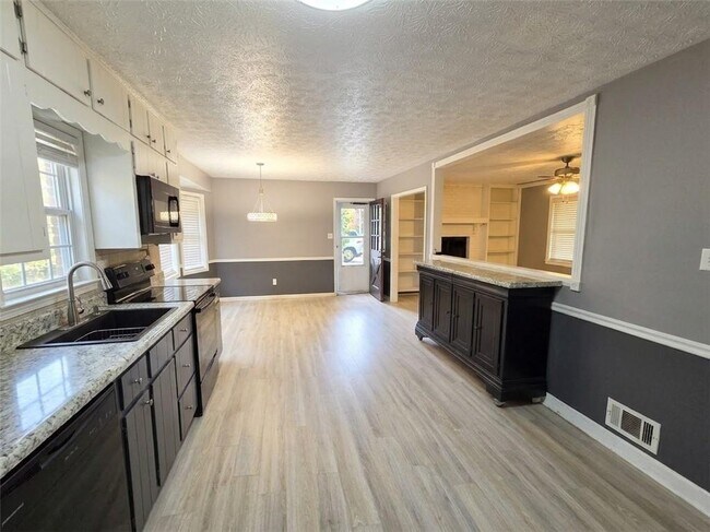 Building Photo - 1357 Monfort Rd