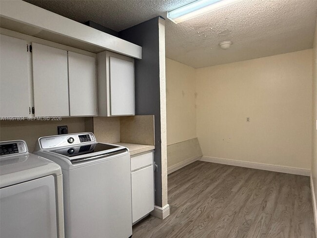 Building Photo - 1705 Whitehall Dr