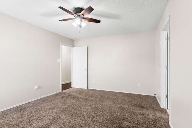 Building Photo - 10 Meadow Ridge Loop