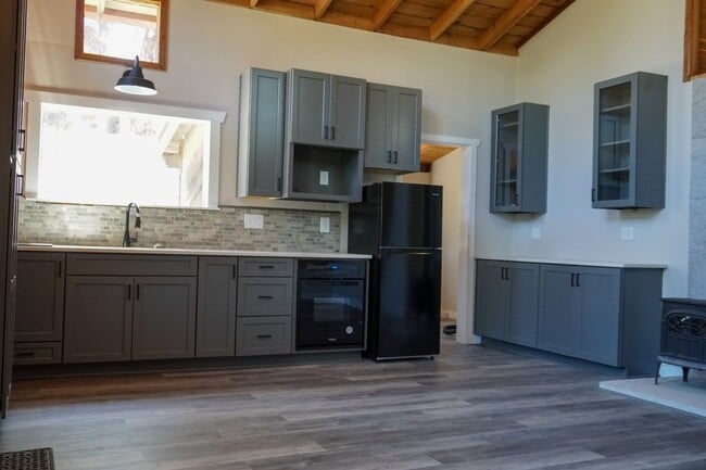 Building Photo - A Frame Country Cabin Style