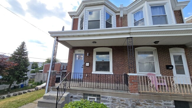 Building Photo - 484 Shurs Ln