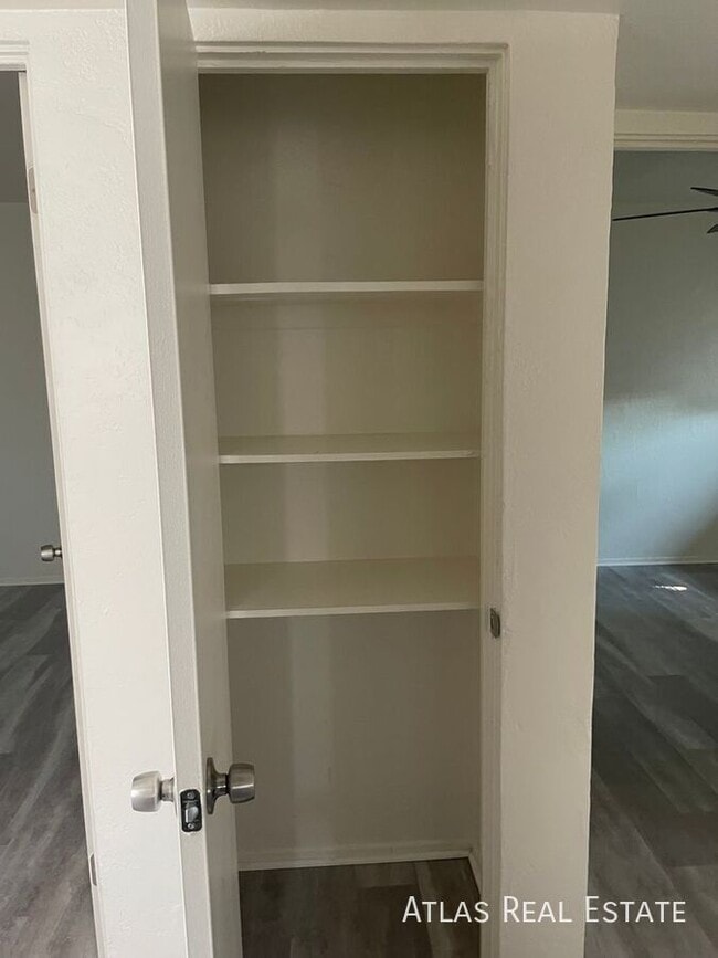 Building Photo - 2512 W Ocotillo Rd