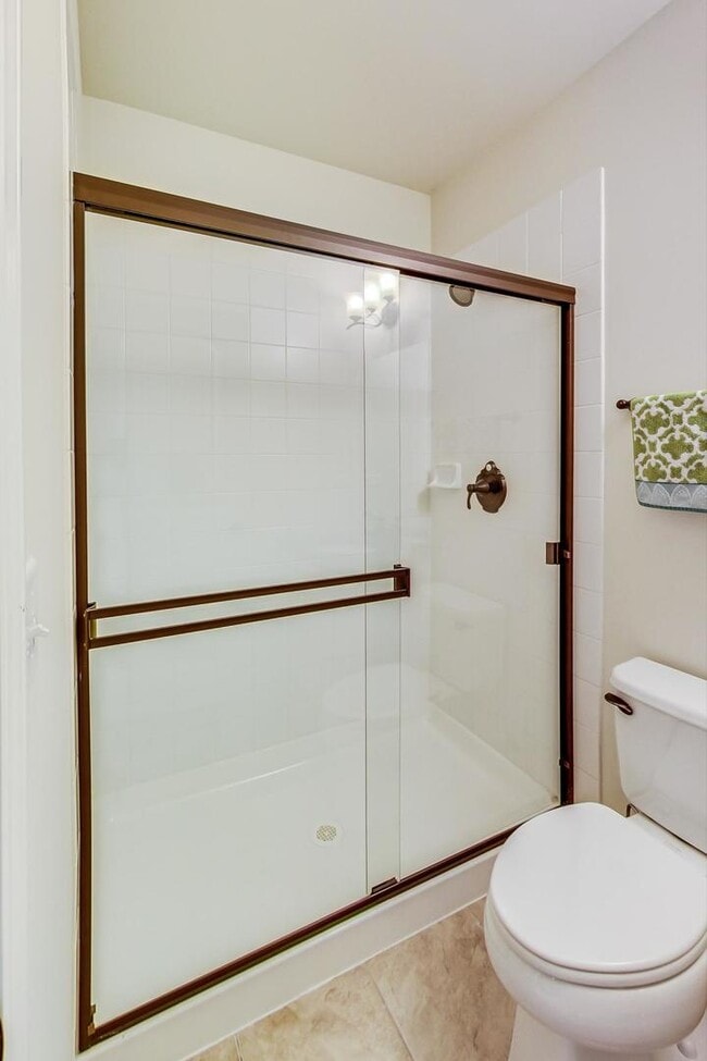 Building Photo - 1382 Kensington Ct