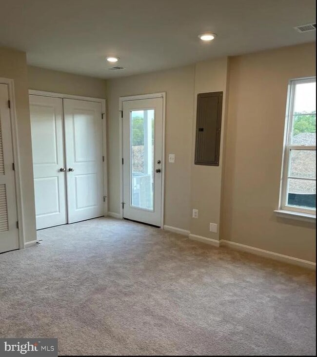 Building Photo - 157 Tye Ct