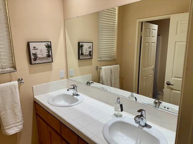 Building Photo - 47497 Lagoon Ct