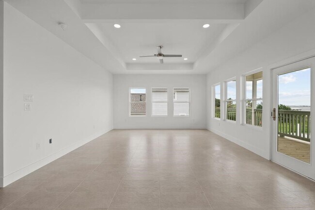 Building Photo - 510 2nd St