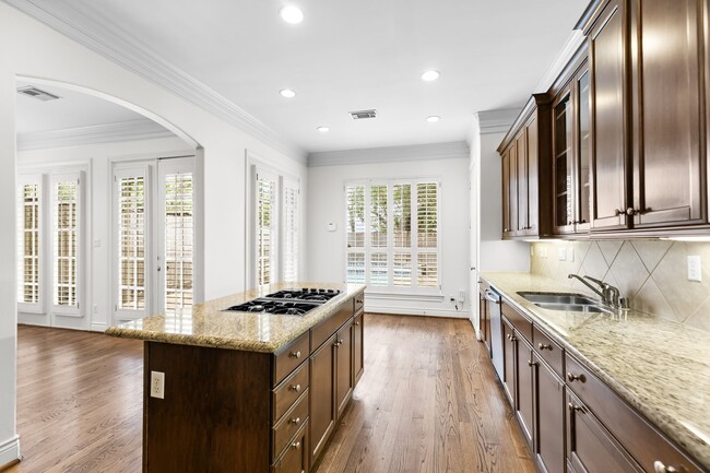 Building Photo - 4026 Gramercy St