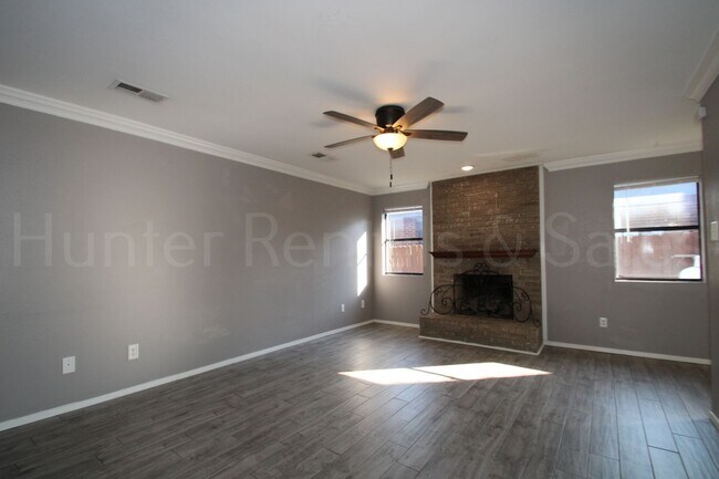 Building Photo - Spacious 4-Bedroom Home with Bonus Room, L...