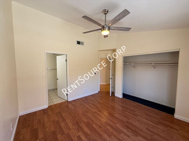 Building Photo - 2501 Summerchase Ave