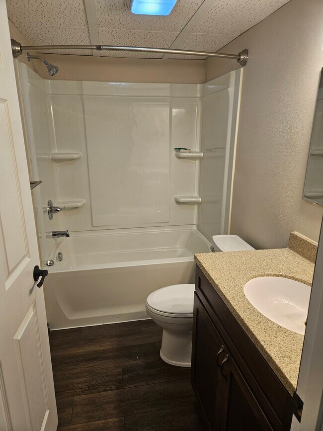 Building Photo - 1317 6th St