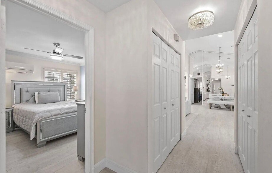 Building Photo - 9293 Heathridge Dr