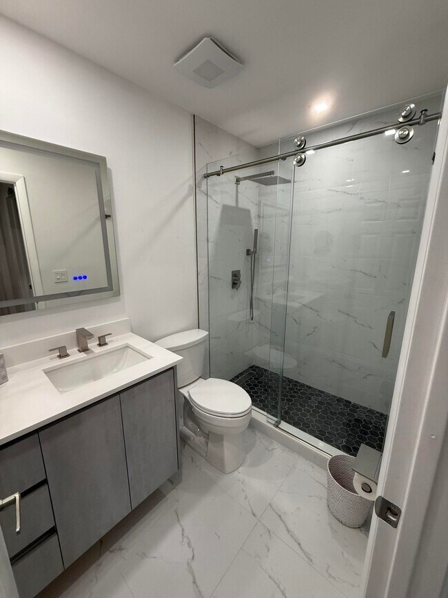 Building Photo - 12394 Westhampton Cir