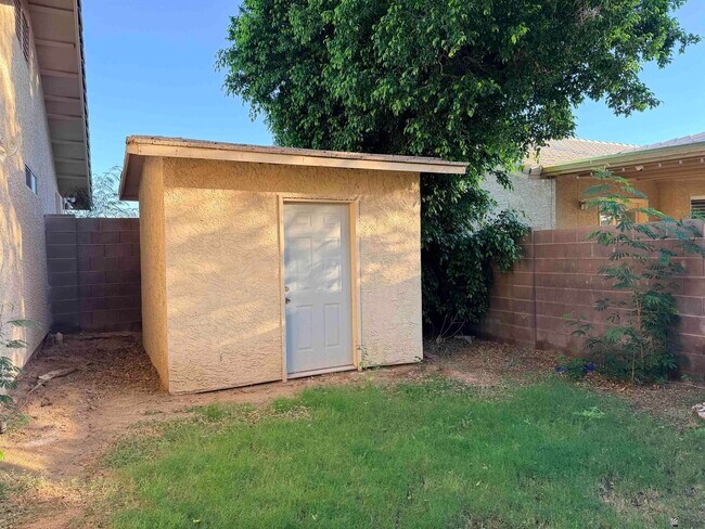 Building Photo - 3905 W 18th St