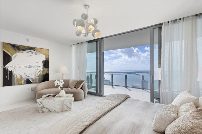 Building Photo - 300 Biscayne Blvd Way