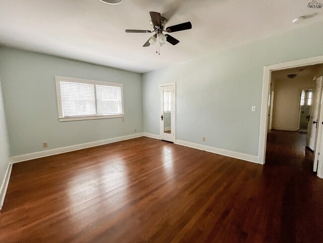 Building Photo - 3216 Milby Ave