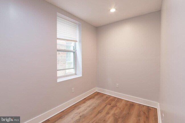Building Photo - 5111 Willows Ave