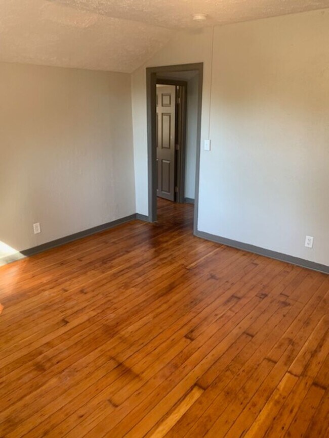Building Photo - 3202 N 48th St