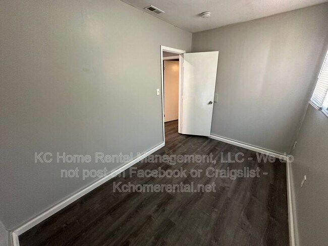 Building Photo - 15315 Fuller Ave