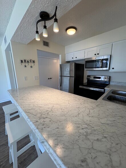 Building Photo - 1441 N Atlantic Ave