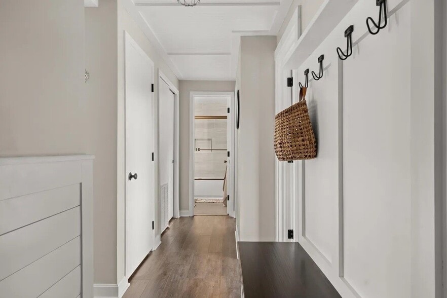 Building Photo - 478 Seabury