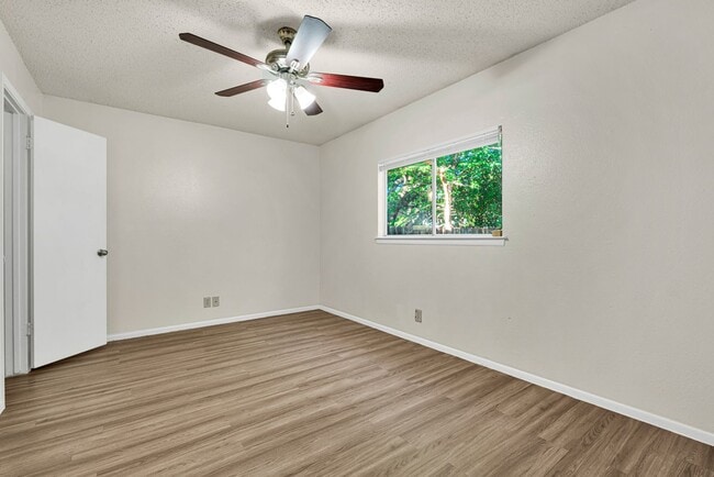 Building Photo - 13343 Pecan Glade