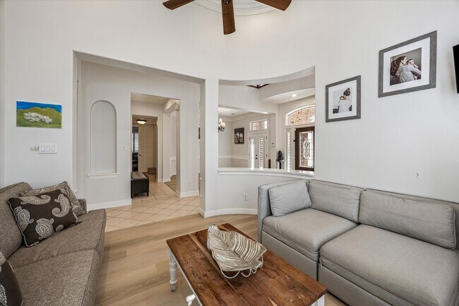 Building Photo - 3047 Bonnebridge Way Blvd