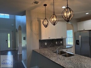 Building Photo - 50 Huntington Dr