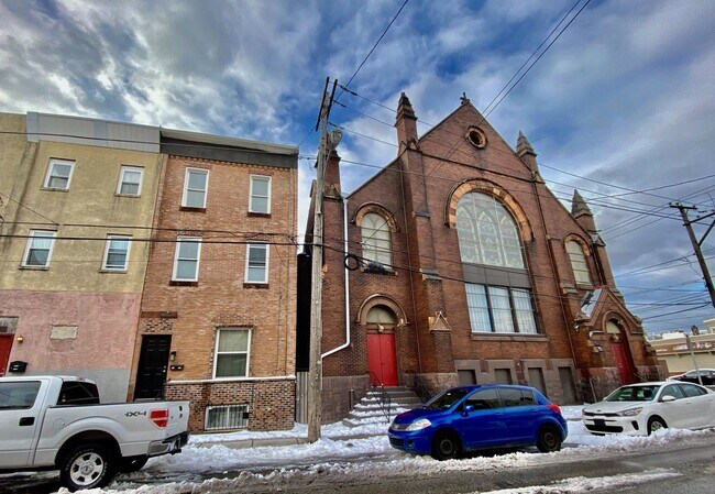 Primary Photo - 2112 S 3rd St