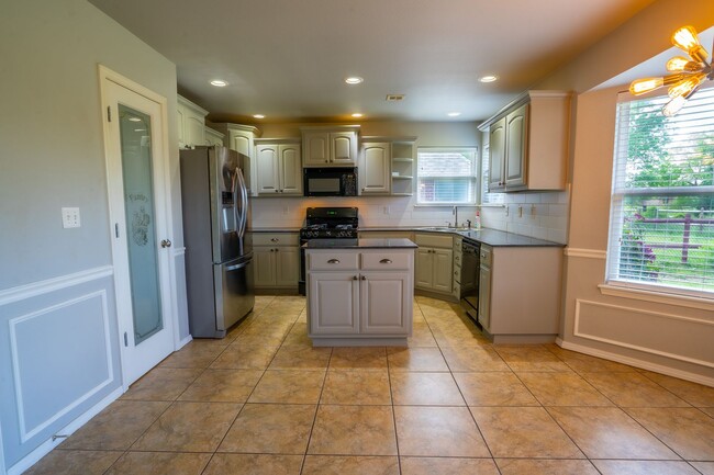 Building Photo - 4 Bed | 2 Bath | Owasso | $2060 | Mid July
