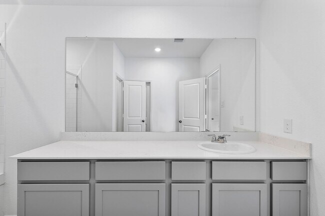 Building Photo - 31546 Beacon Cove Trl