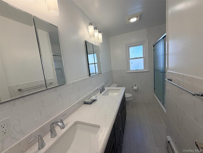 Building Photo - 86-79 Palo Alto St