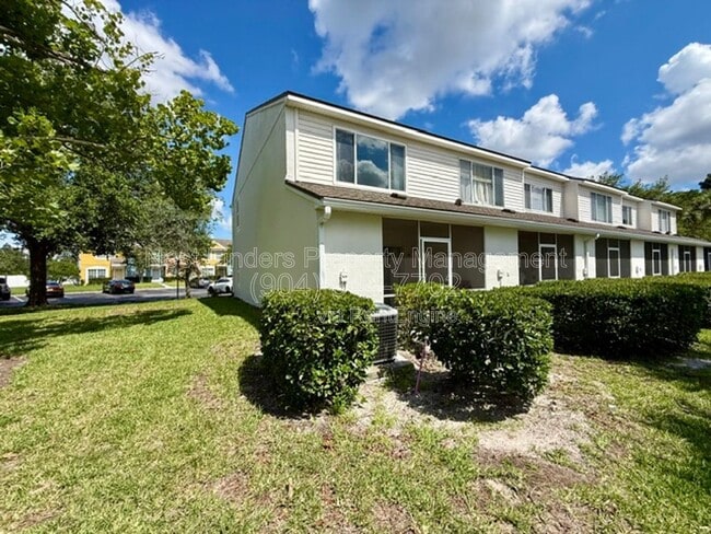 Building Photo - 12311 Kensington Lakes Dr