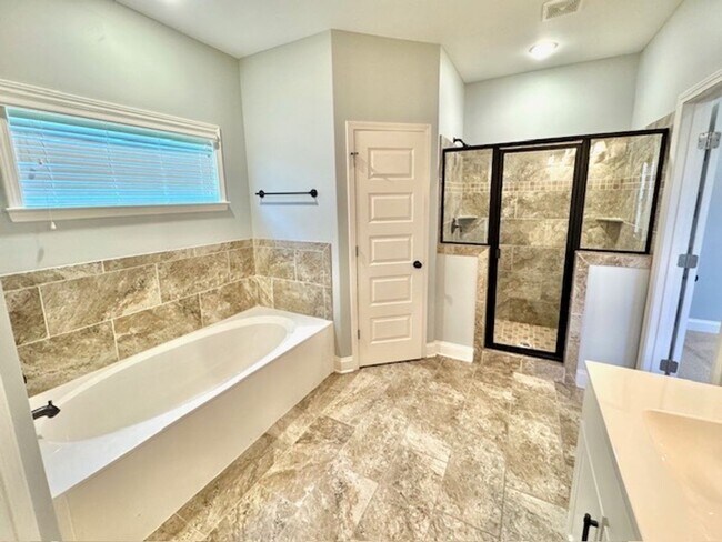 Building Photo - RiverstoneDrive5378