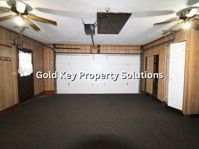 Building Photo - 4232-4254 N 100 W