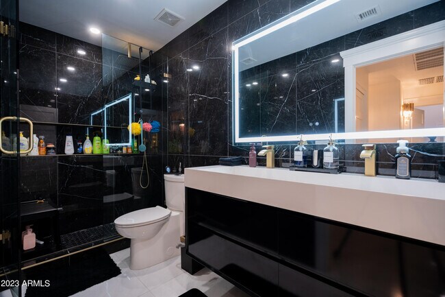 Building Photo - 2257 W Roy Rogers Rd