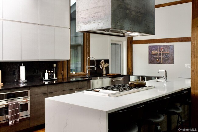 Building Photo - 107 Cold Spring Rd