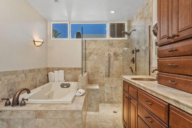Building Photo - 48 Pebble Beach Dr