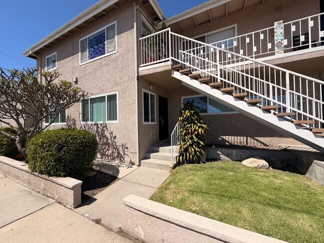 Building Photo - Completely Remodeled 2 Bed, 1 Bath in San Pedro w/ Garage Parking!