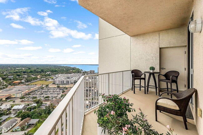 Building Photo - Stunning High-Rise Condo with Gulf Views –...