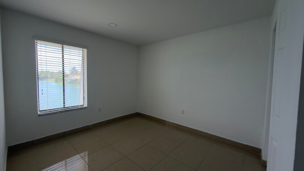 Building Photo - 341 NW 109th Ave