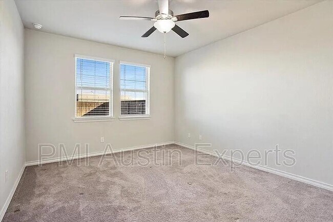 Building Photo - 405 Coba St