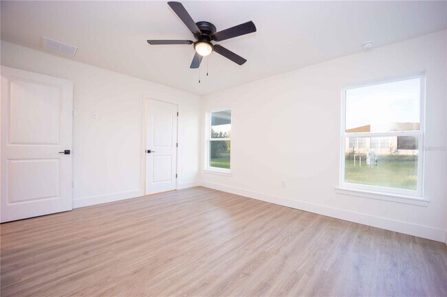 Building Photo - 8765 SE 160th Pl