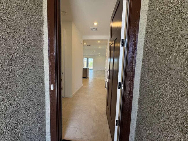 Building Photo - 4738 E Kenneth Ln