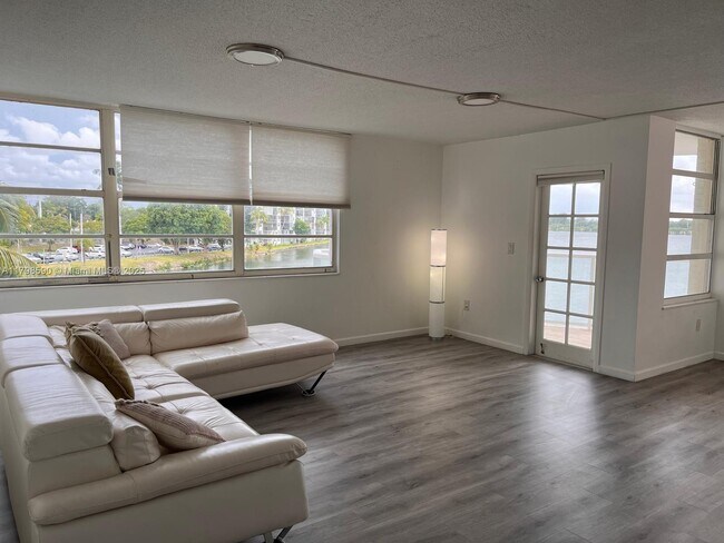 Primary Photo - 1301 NE Miami Gardens Dr