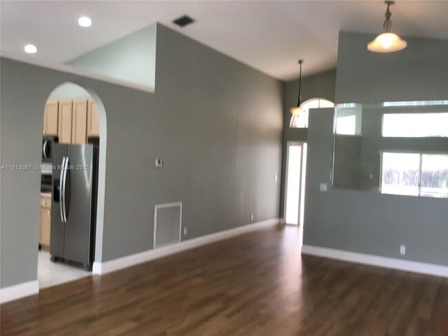 Building Photo - 175 Jones Creek Dr
