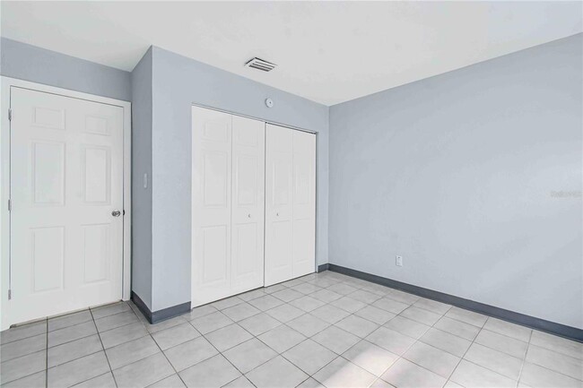 Building Photo - 140 112th Ave N