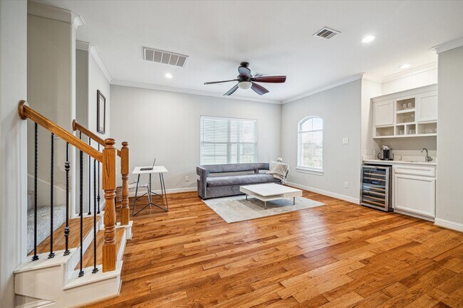 Building Photo - 1502 Whispering Pines Dr